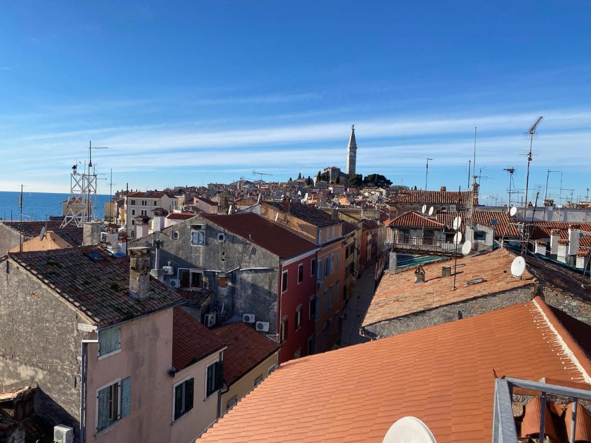 Beautiful Sunsets Over The Roofs Of Rovinj Lägenhet Exteriör bild